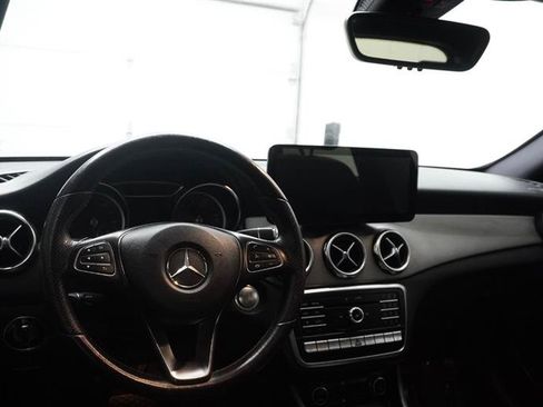 Used 2019 Mercedes-Benz GLA 250 4MATIC image 11