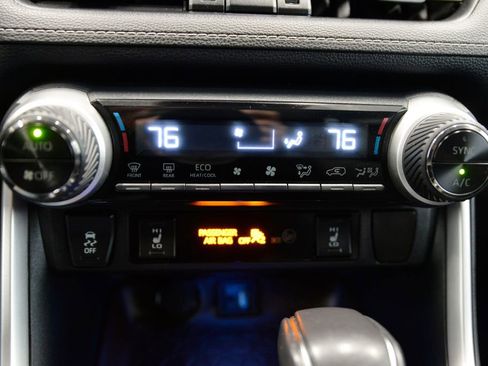 Used 2019 Toyota RAV4 Limited image 25