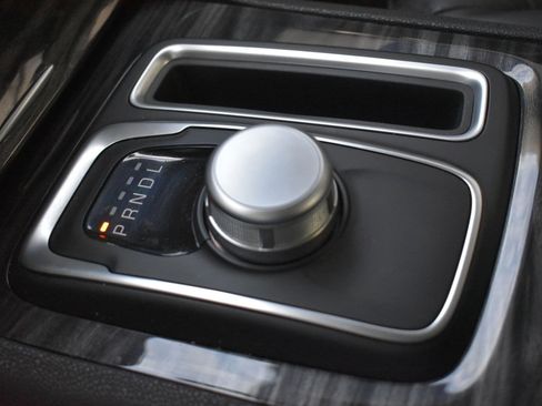 Used 2022 Chrysler 300 Touring L image 28