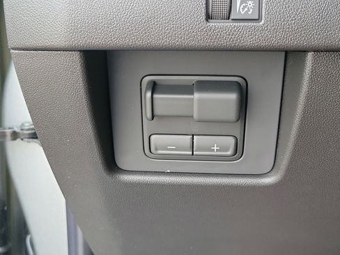 New 2026 GMC Canyon Elevation w/ Convenience Package image 29