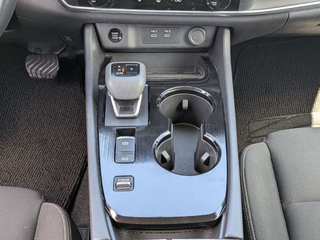 Used 2024 Nissan Rogue S FWD image 19