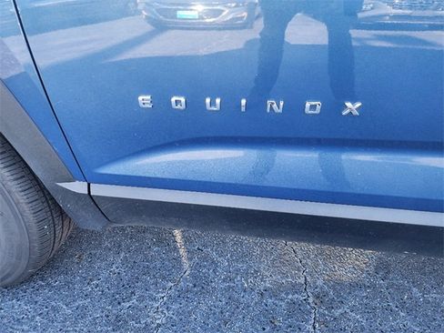 Used 2025 Chevrolet Equinox LT w/ Safety and Technology Package image 9