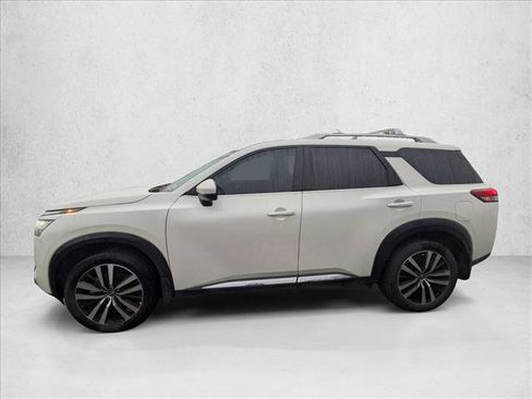 Used 2024 Nissan Pathfinder Platinum AWD/4WD image 8