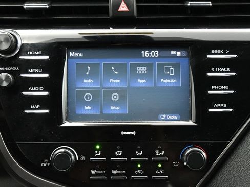 Used 2020 Toyota Camry LE FWD image 19