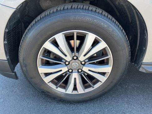 Used 2020 Nissan Pathfinder SL AWD/4WD image 11