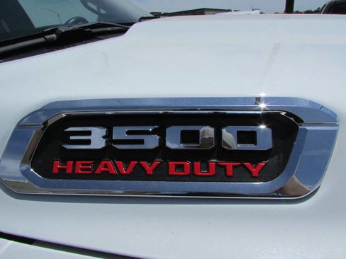 Used 2024 RAM 3500 SLT w/ Quick Order Package 2YG SLT AWD/4WD image 8