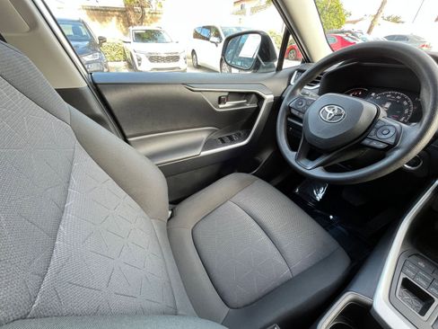 Used 2025 Toyota RAV4 XLE image 36