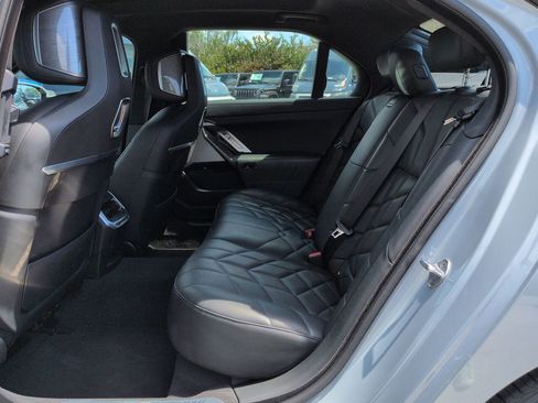 Used 2025 BMW 740i RWD image 14