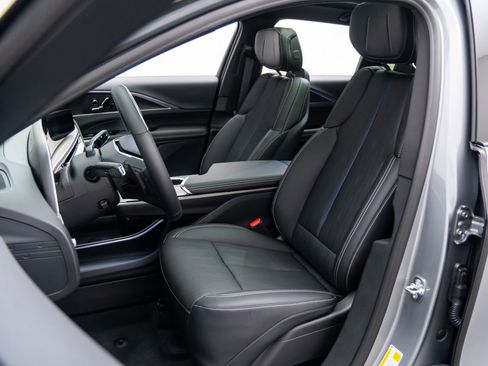 New 2026 Cadillac Lyriq Luxury image 15