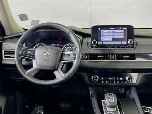 Used 2024 Mitsubishi Outlander ES AWD/4WD image 14