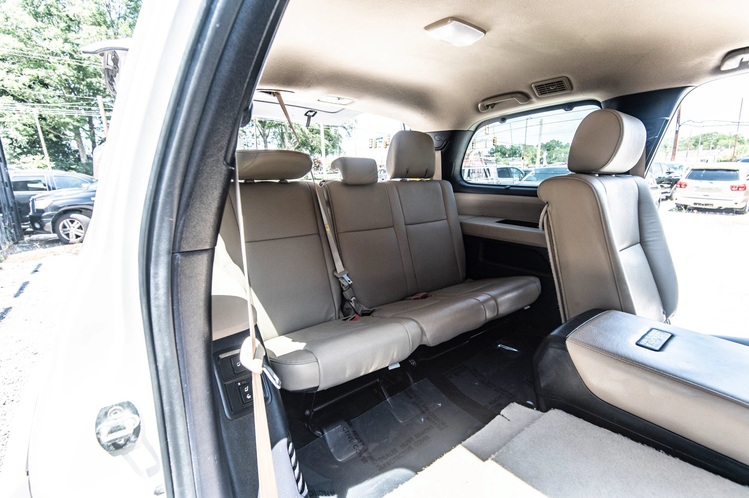 Used 2014 Toyota Sequoia Platinum AWD/4WD image 38