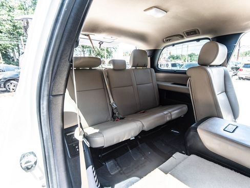 Used 2014 Toyota Sequoia Platinum AWD/4WD image 38