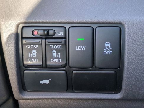 Used 2016 Honda Odyssey EX-L image 32