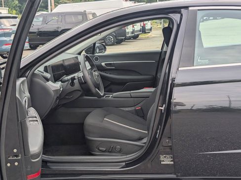 Used 2025 Hyundai Sonata SEL FWD image 12