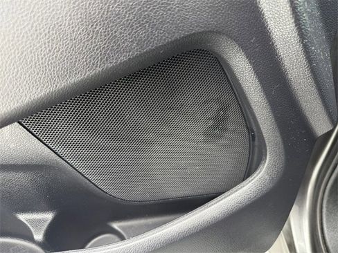 Used 2019 Ford Explorer XLT image 12