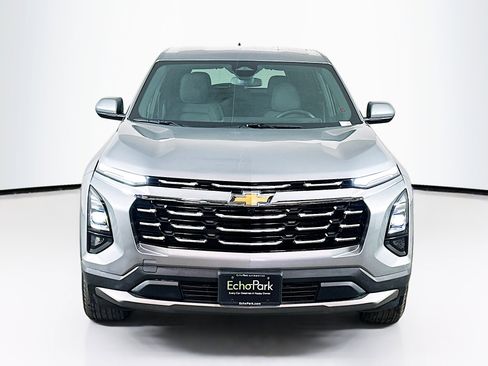 Used 2026 Chevrolet Equinox LT image 2