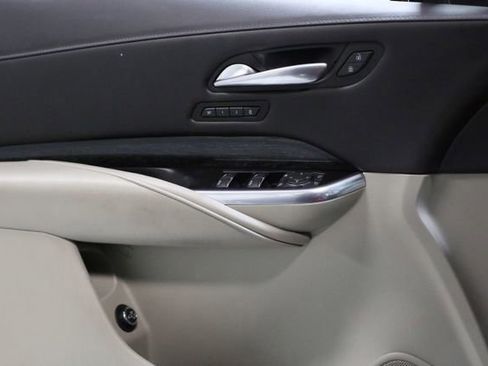 Used 2022 Cadillac XT4 Premium Luxury w/ Technology Package image 11