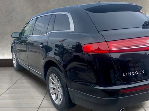 Used 2015 Lincoln MKT AWD image 6