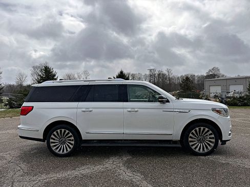 Used 2020 Lincoln Navigator L Reserve w/ Luxury Package image 10