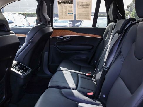 Used 2025 Volvo XC90 B6 Ultra image 19