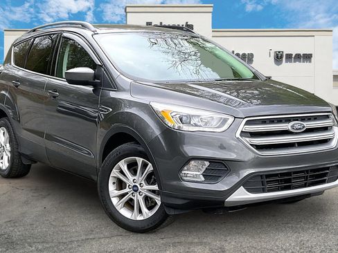 Used 2017 Ford Escape SE w/ Equipment Group 201A AWD/4WD image 11