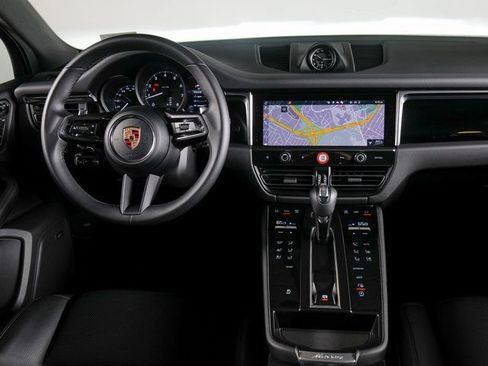 Certified 2026 Porsche Macan AWD/4WD image 14