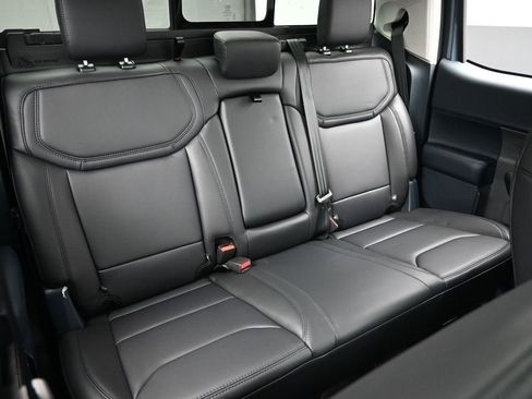 New 2026 Ford Maverick Lariat w/ Black Appearance Package AWD/4WD image 39
