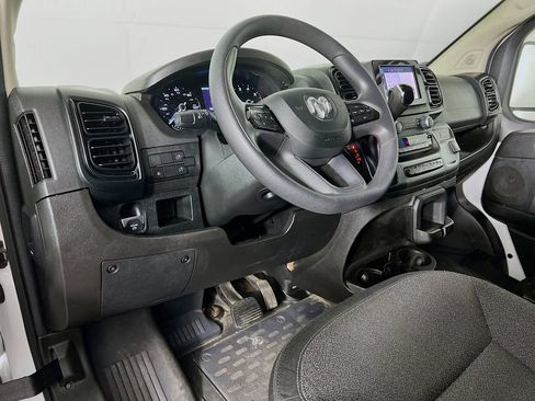 Used 2024 RAM ProMaster 2500 w/ Convenience Group FWD image 9