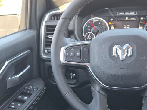 Used 2025 RAM 2500 Laramie AWD/4WD image 19
