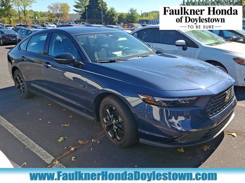 Used 2025 Honda Accord SE image 1