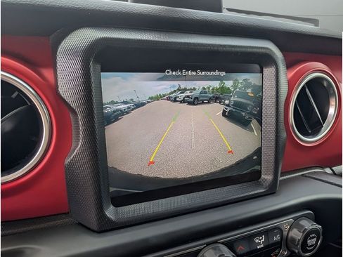 Used 2022 Jeep Wrangler Unlimited Rubicon w/ LED Lighting Group AWD/4WD image 23