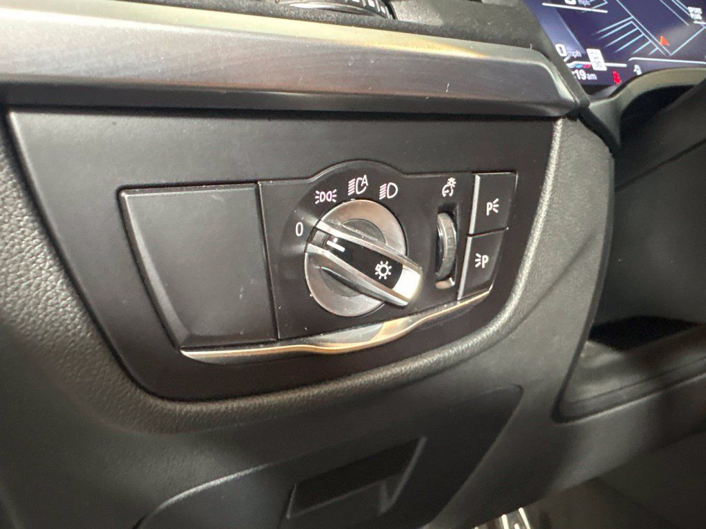 Used 2023 BMW X4 M40i AWD/4WD image 27