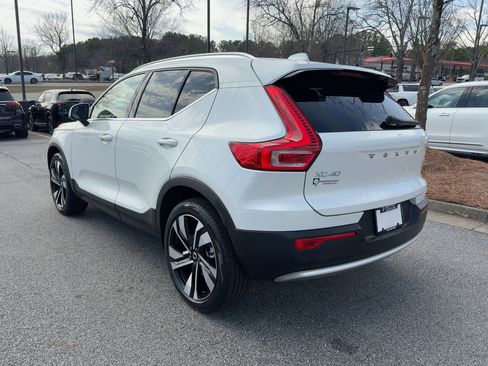 Used 2023 Volvo XC40 B5 Plus w/ Protection Package Premier image 3