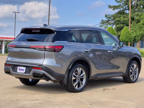 Used 2023 INFINITI QX60 Luxe w/ Cargo Package FWD image 4