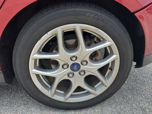 Used 2015 Ford Focus SE w/ Equipment Group 201A FWD image 33