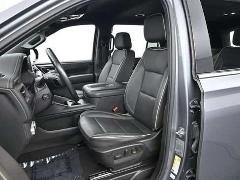 Used 2022 GMC Yukon SLT w/ SLT Luxury Package AWD/4WD image 25