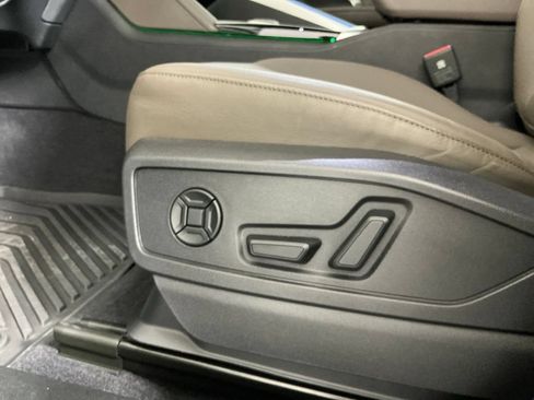 Used 2025 Audi Q5 Premium Plus w/ Premium Plus AWD/4WD image 19