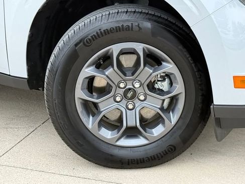 Used 2025 Ford Maverick XLT w/ XLT Luxury Package AWD/4WD image 2