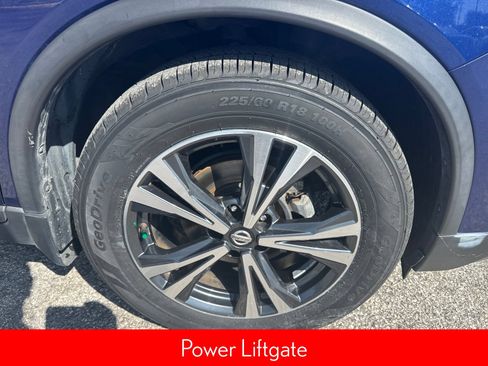Used 2017 Nissan Rogue SL w/ SL Premium Package FWD image 9