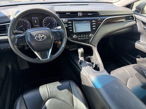 Used 2018 Toyota Camry LE FWD image 15