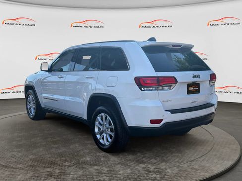Used 2022 Jeep Grand Cherokee Laredo E AWD/4WD image 8