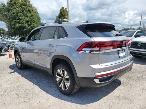 New 2026 Volkswagen Atlas Cross Sport SE FWD image 8
