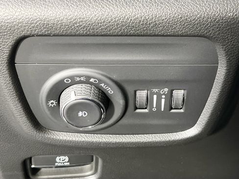 Used 2022 Jeep Grand Cherokee Overland image 10