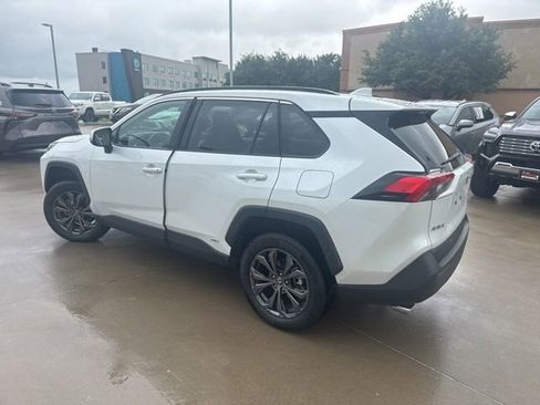 Used 2023 Toyota RAV4 XLE Premium AWD/4WD image 5
