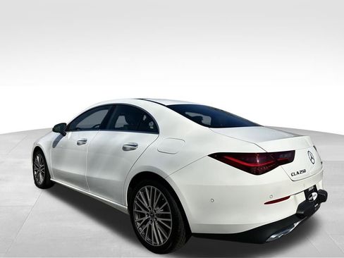 Used 2025 Mercedes-Benz CLA 250 4MATIC image 9