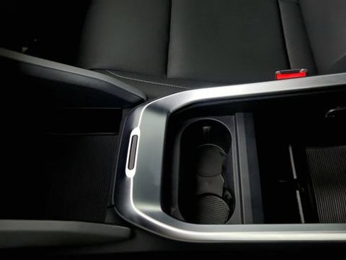 Used 2025 Lucid Air Pure RWD image 73