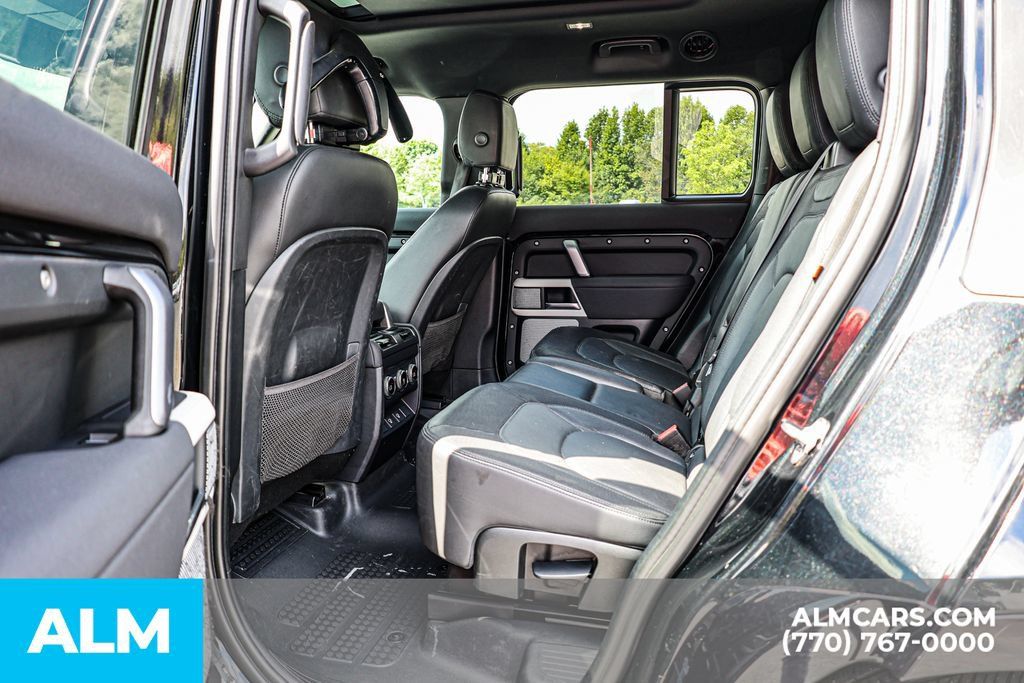 Used 2023 Land Rover Defender 130 X-Dynamic SE AWD/4WD image 18