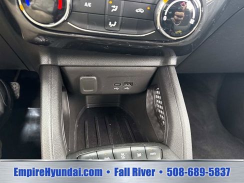 Used 2025 Chevrolet TrailBlazer LT AWD/4WD image 24