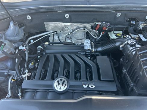 Used 2021 Volkswagen Atlas Cross Sport SE w/ V6 Towing Package FWD image 21