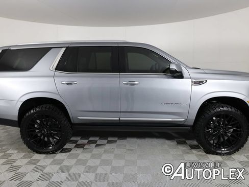 Used 2026 GMC Yukon Denali w/ Sun & Power Step Package AWD/4WD image 4